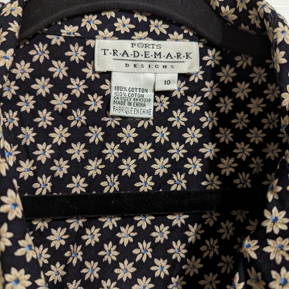 Collared button down midi dress with a lovely floral pattern - Picture 3 of 3